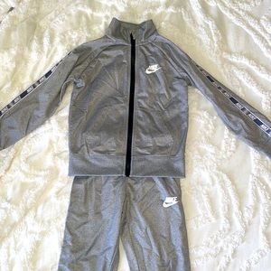Nike boys sweatsuit, size 4 (XS)